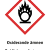 Varningsskylt med symbol för varning för oxiderande ämnen och texten "Oxiderande ämnen" samt på engelska "Oxidizing substances".