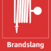 Brandskylt med symbol för brandredskap och texten "Brandslang"
